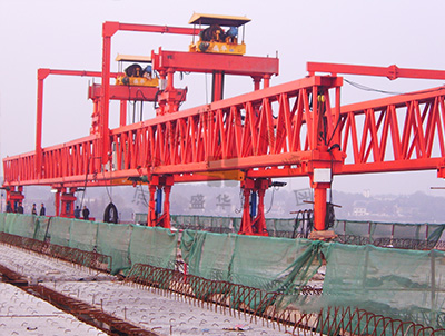 山东公铁两用架桥机在秋冬季节保养的重点