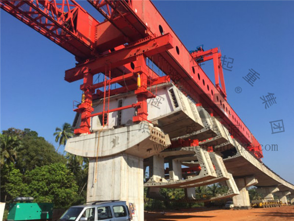 盛华集团丨1250T节段拼装山东架桥机施工现场