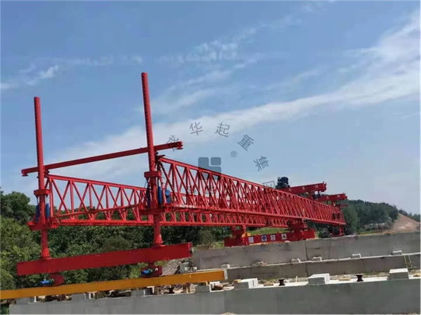 盛华集团丨180T钢箱粱、公路梁两用山东架桥机投入使用
